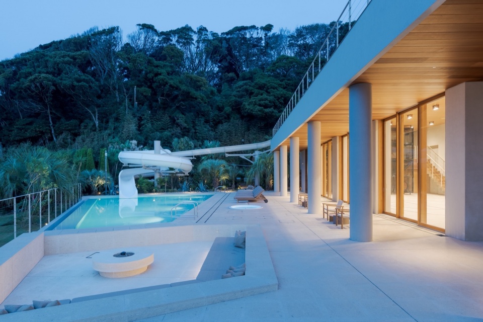 House in Yokosuka by REIICHI IKEDA DESIGN