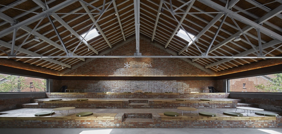 snow peak cafe matro luxury center by kiki arch