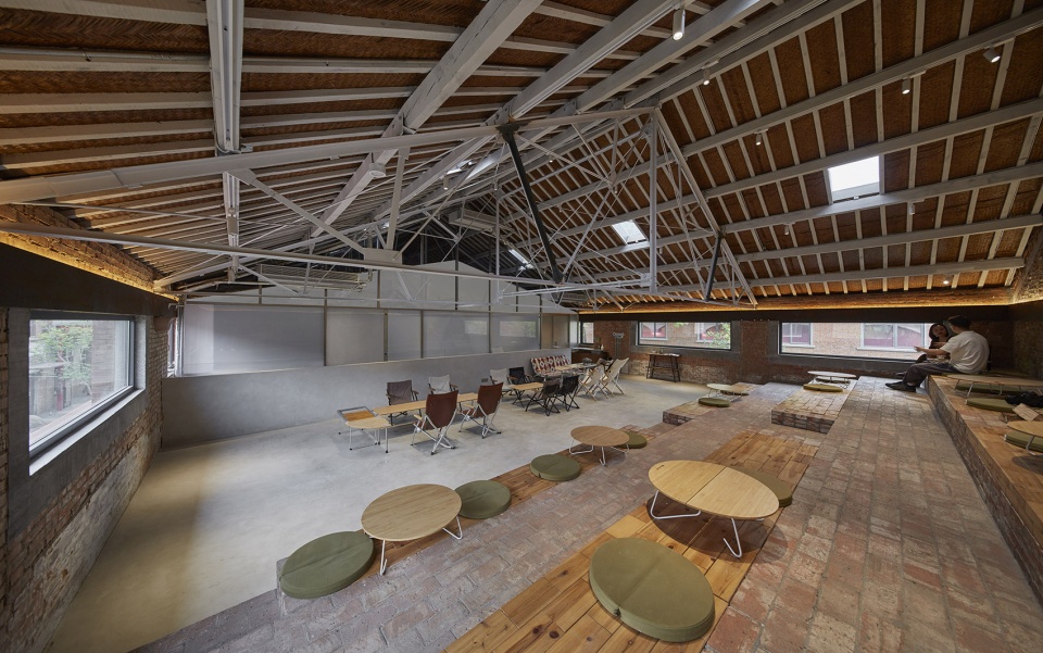 snow peak cafe matro luxury center by kiki arch
