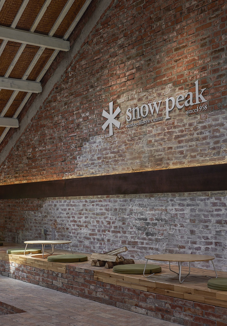 snow peak cafe matro luxury center by kiki arch