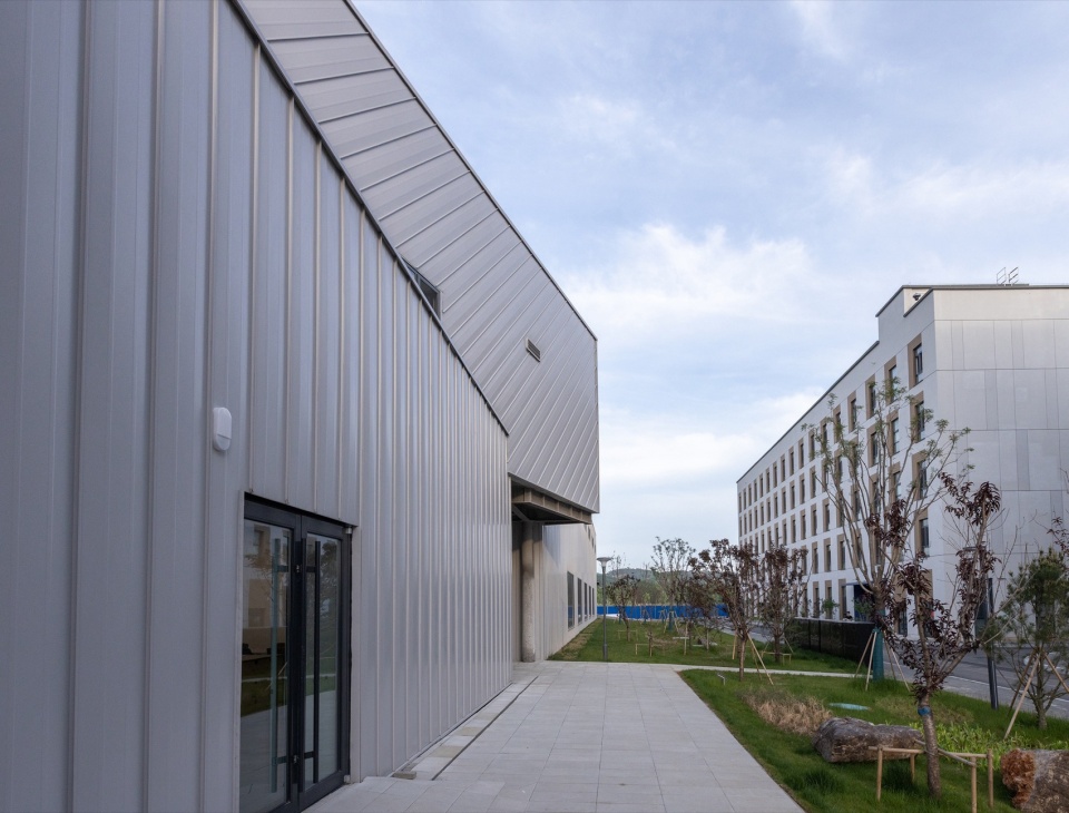 Yue Art Museum Yue Equestrian Hall by CU Office
