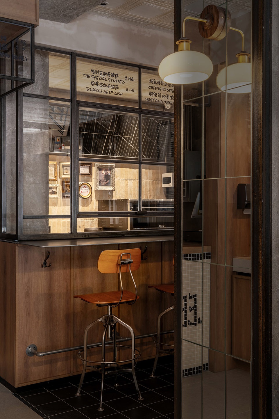 lees pizza by baicai design office