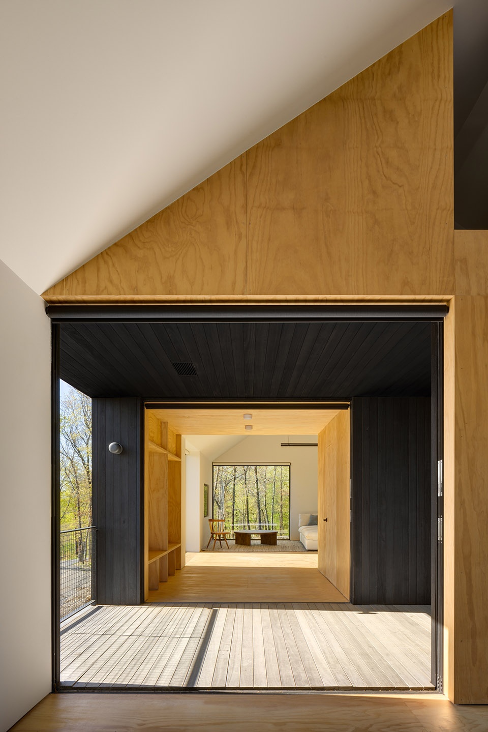 ridge house and barn by worrell yeung