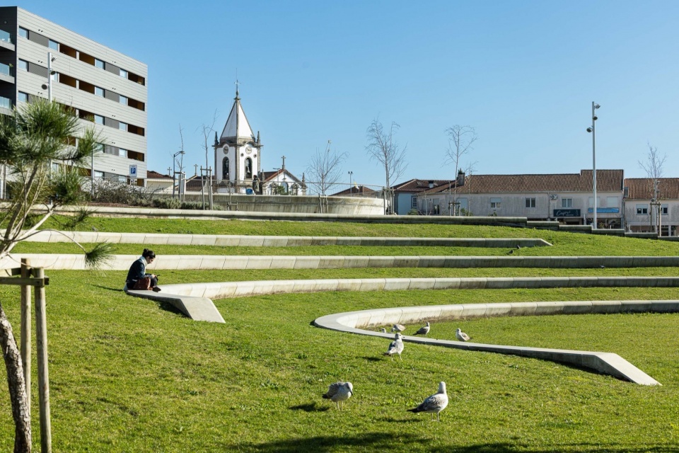 Parque Urbano Gondomar by PAULO MERLINI architects