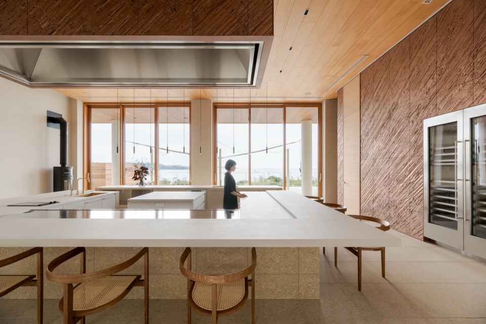 House in Yokosuka by REIICHI IKEDA DESIGN