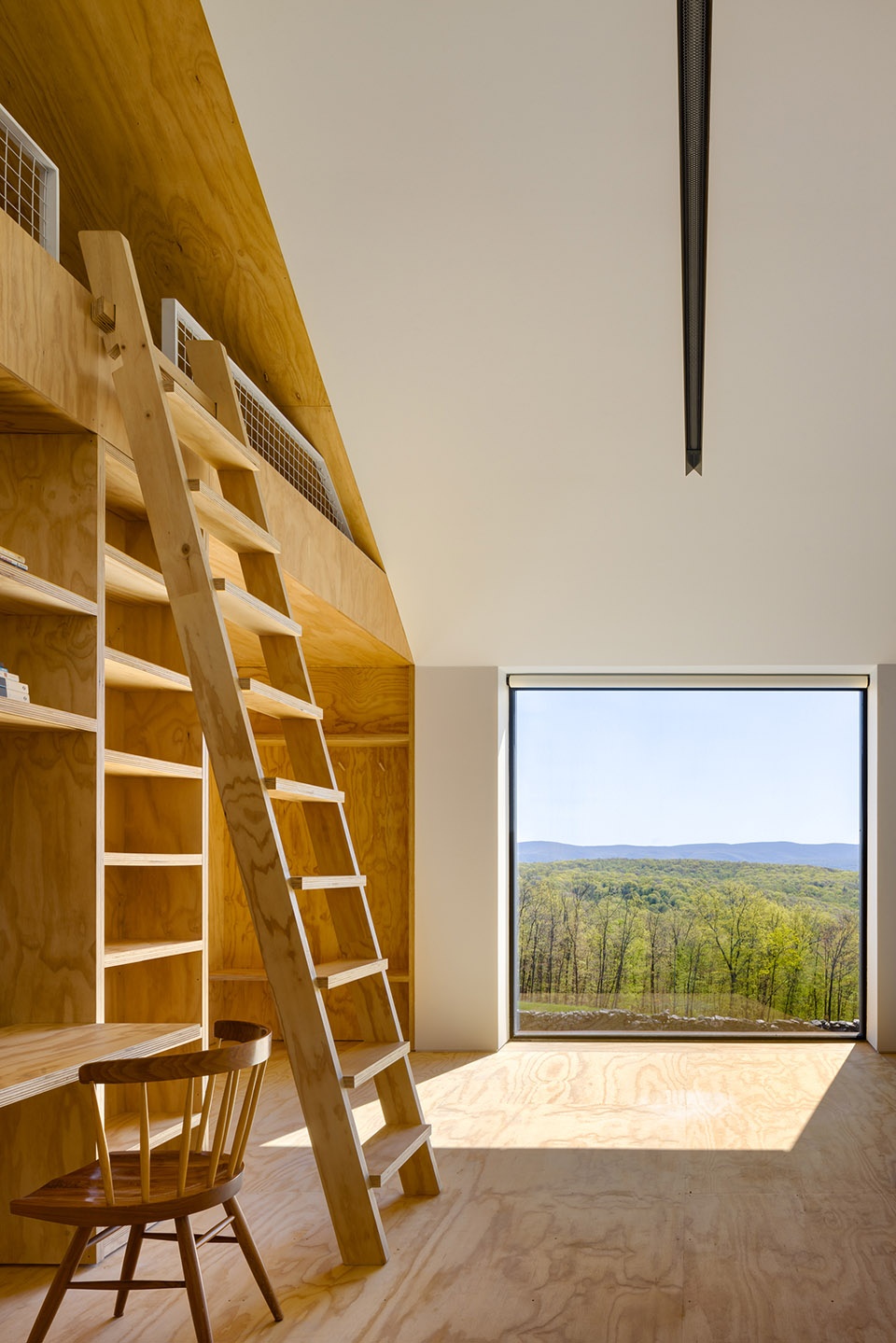 ridge house and barn by worrell yeung