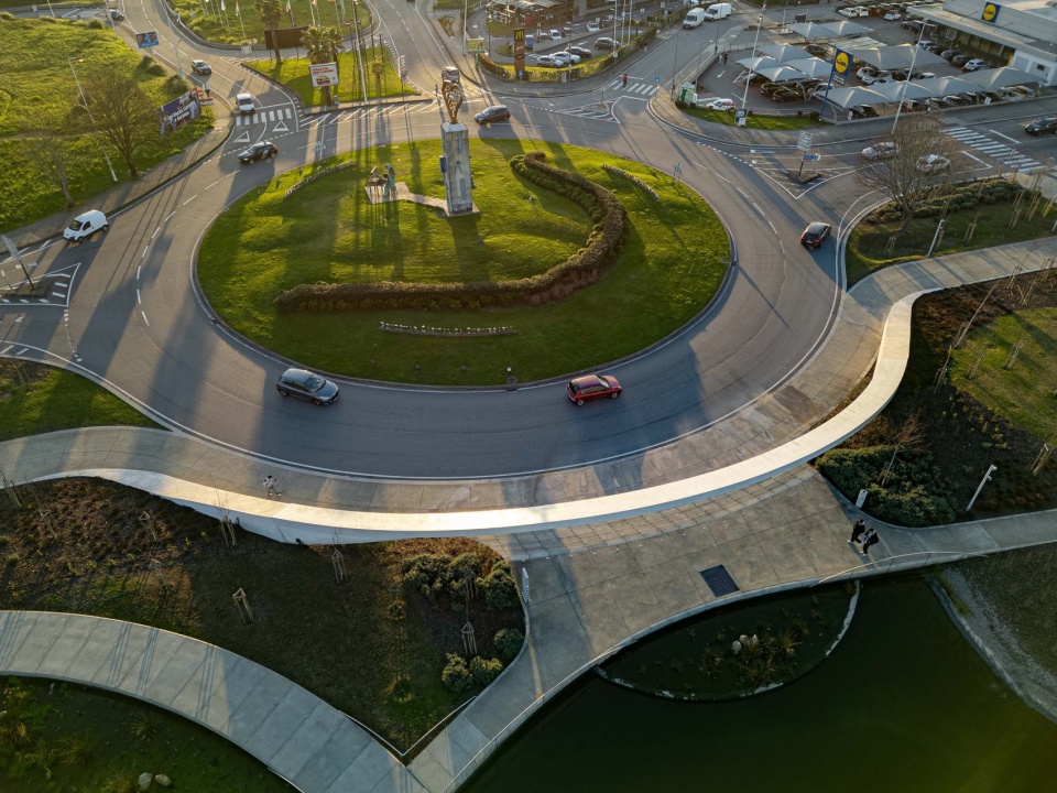 Parque Urbano Gondomar by PAULO MERLINI architects