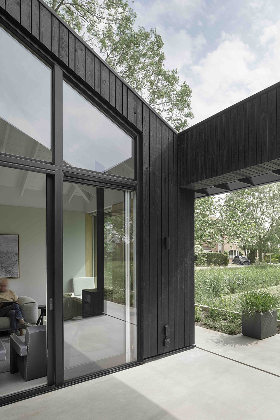 senior shelter by i29 architects