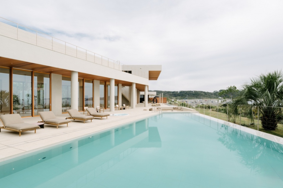 House in Yokosuka by REIICHI IKEDA DESIGN