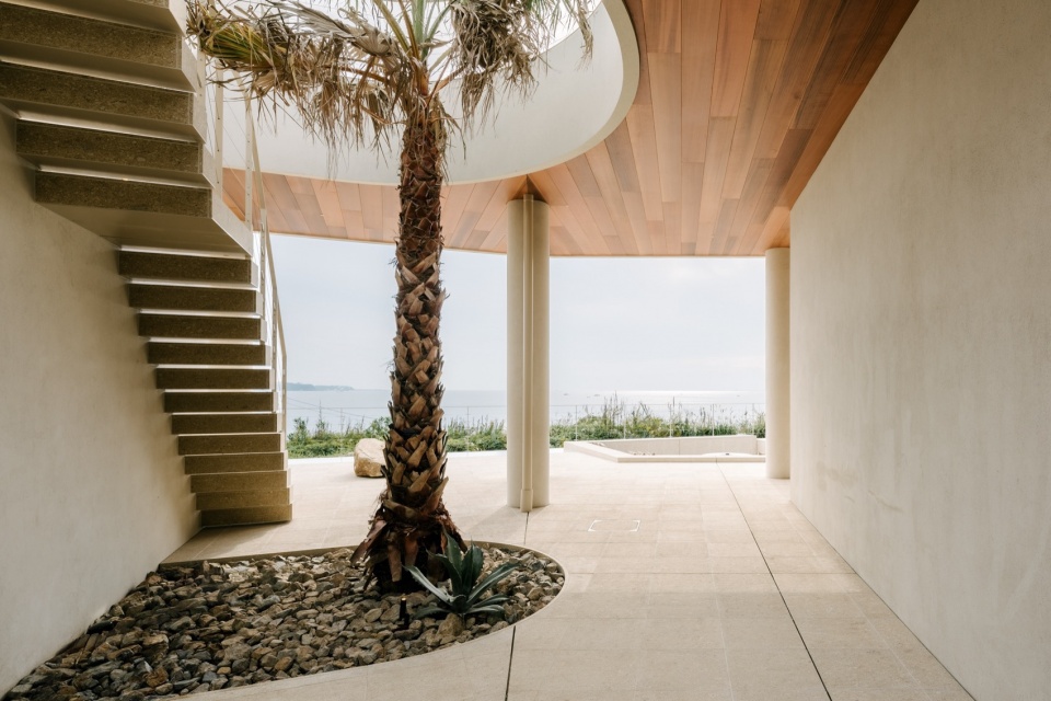House in Yokosuka by REIICHI IKEDA DESIGN