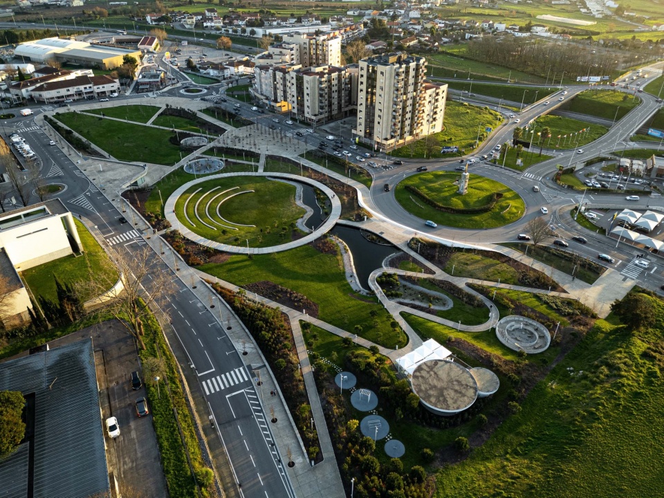 Parque Urbano Gondomar by PAULO MERLINI architects