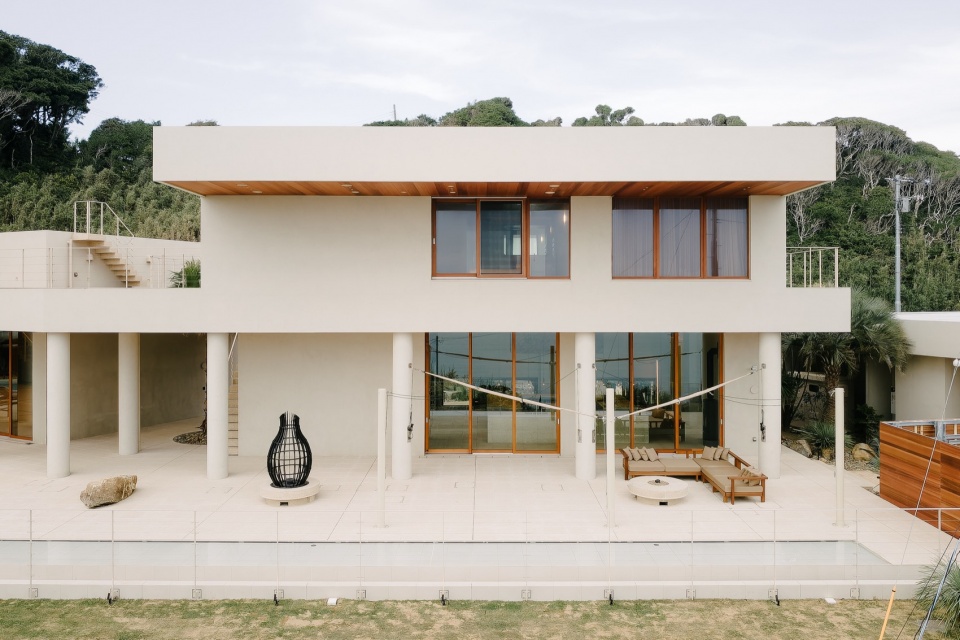 House in Yokosuka by REIICHI IKEDA DESIGN