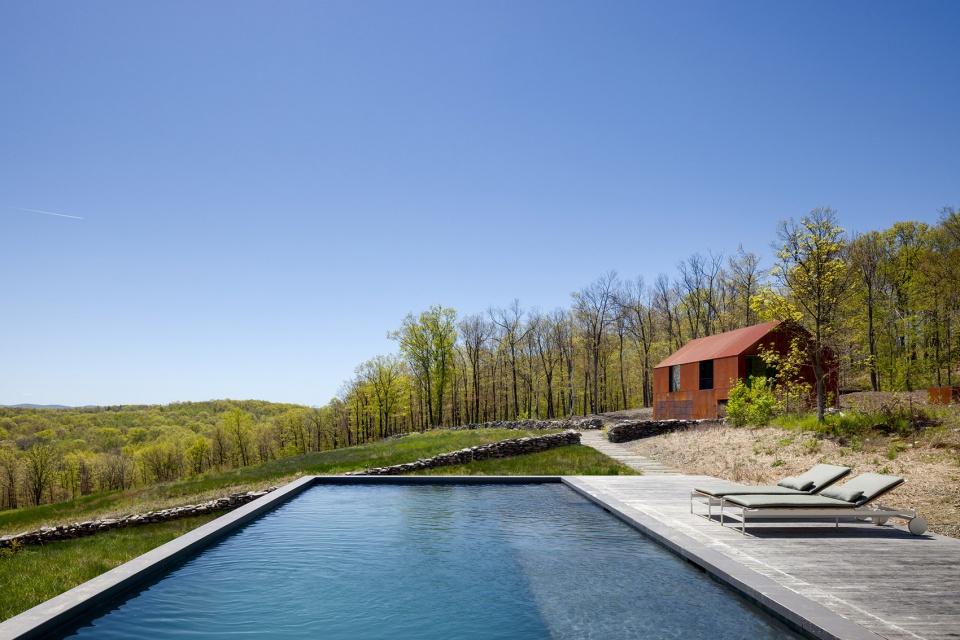 ridge house and barn by worrell yeung