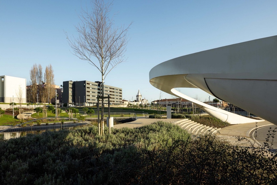 Parque Urbano Gondomar by PAULO MERLINI architects