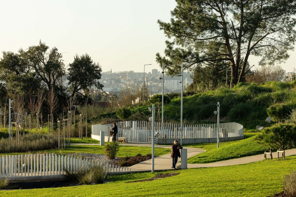 Parque Urbano Gondomar by PAULO MERLINI architects