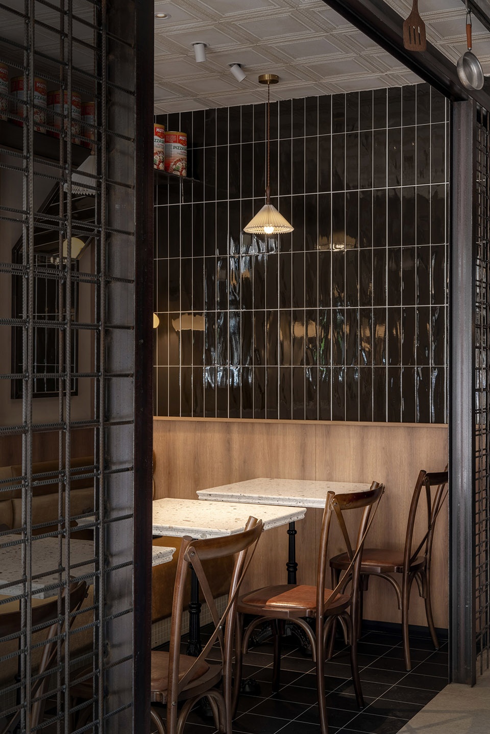 lees pizza by baicai design office