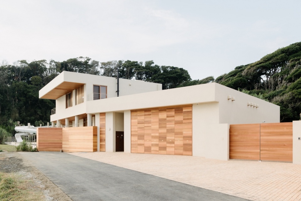 House in Yokosuka by REIICHI IKEDA DESIGN