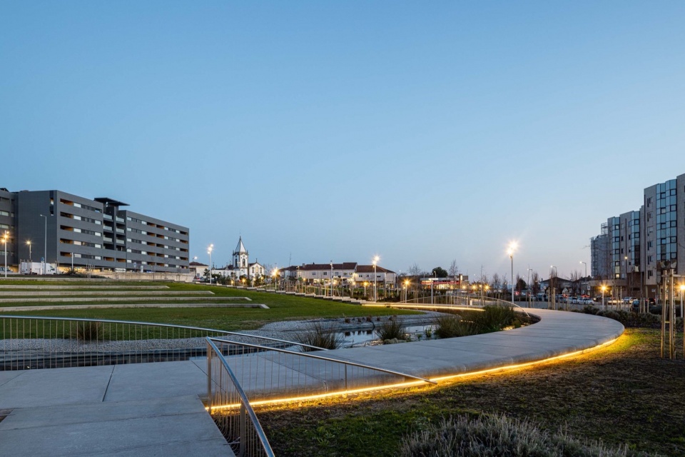 Parque Urbano Gondomar by PAULO MERLINI architects