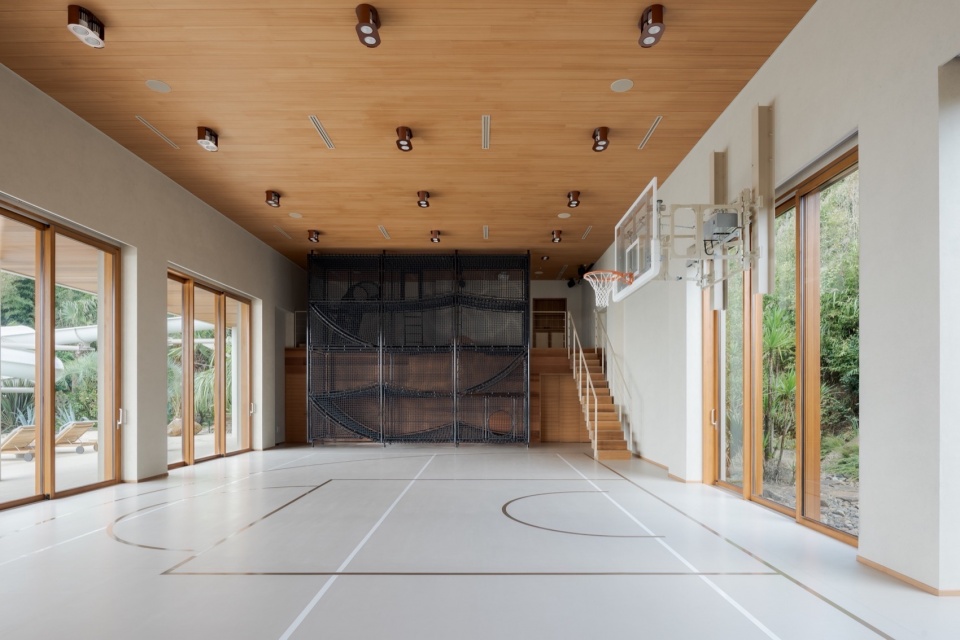 House in Yokosuka by REIICHI IKEDA DESIGN