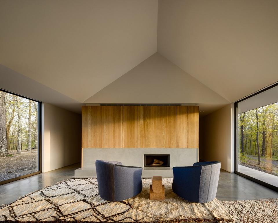 ridge house and barn by worrell yeung