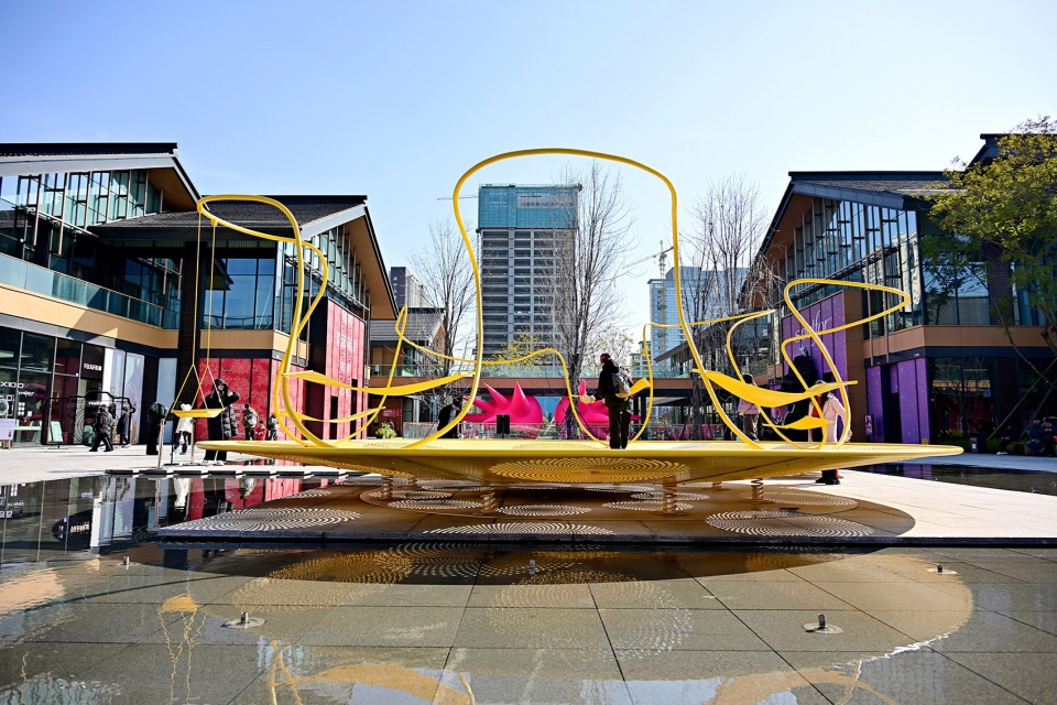 rouse the sun by dl atelier