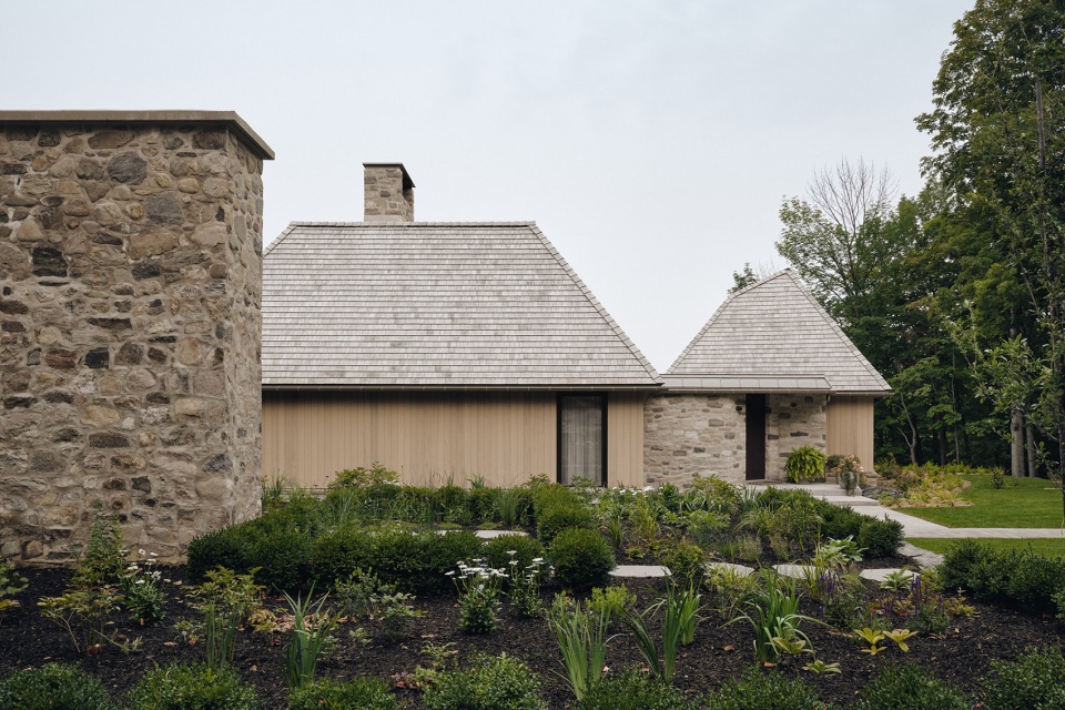brom residence by atelier carle