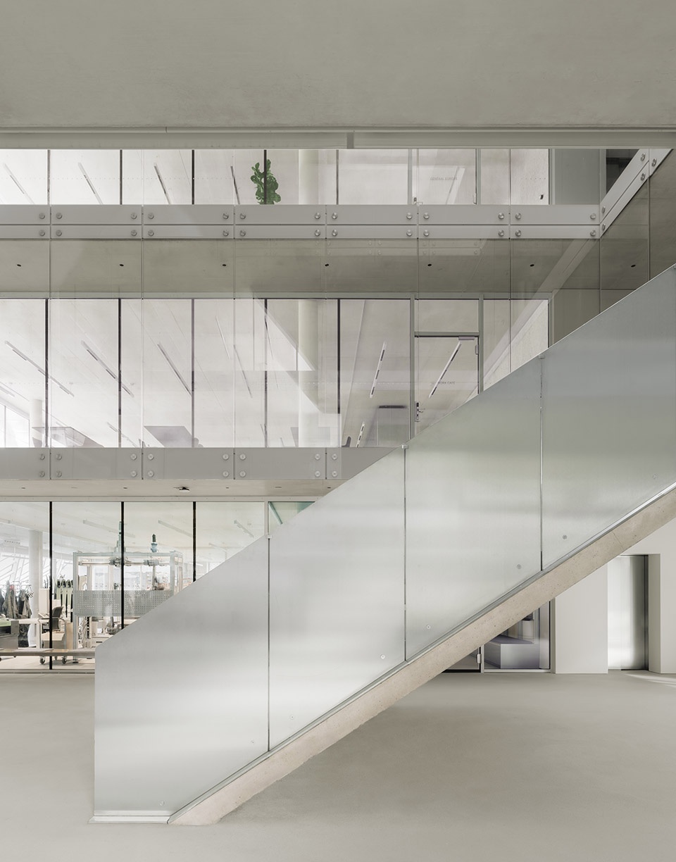 dynafit headquarters by barozzi veiga