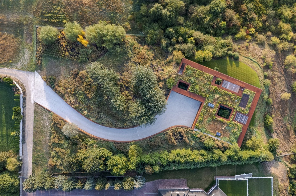 house in the slope by 77 studio