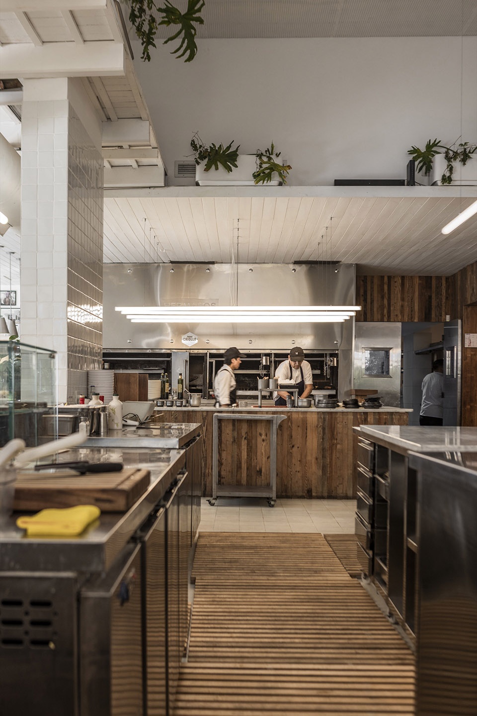 hermanos restaurant by ohio estudio