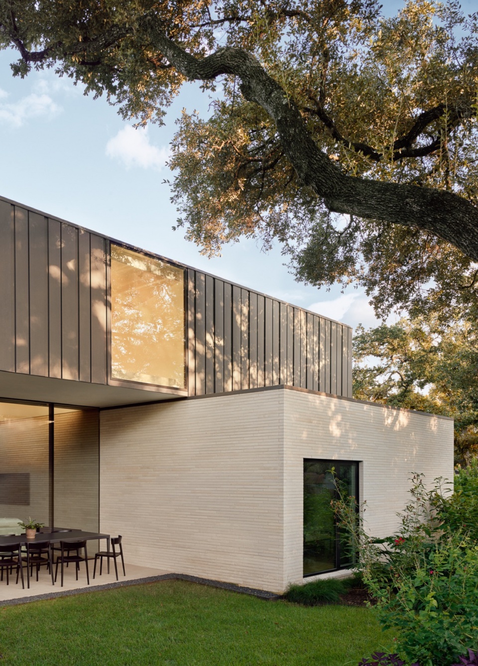 Westbrook Residence by Alterstudio Architecture