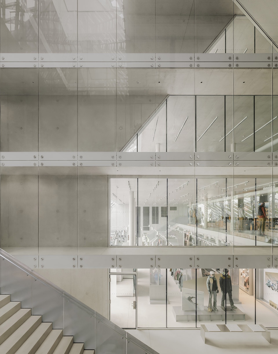 dynafit headquarters by barozzi veiga