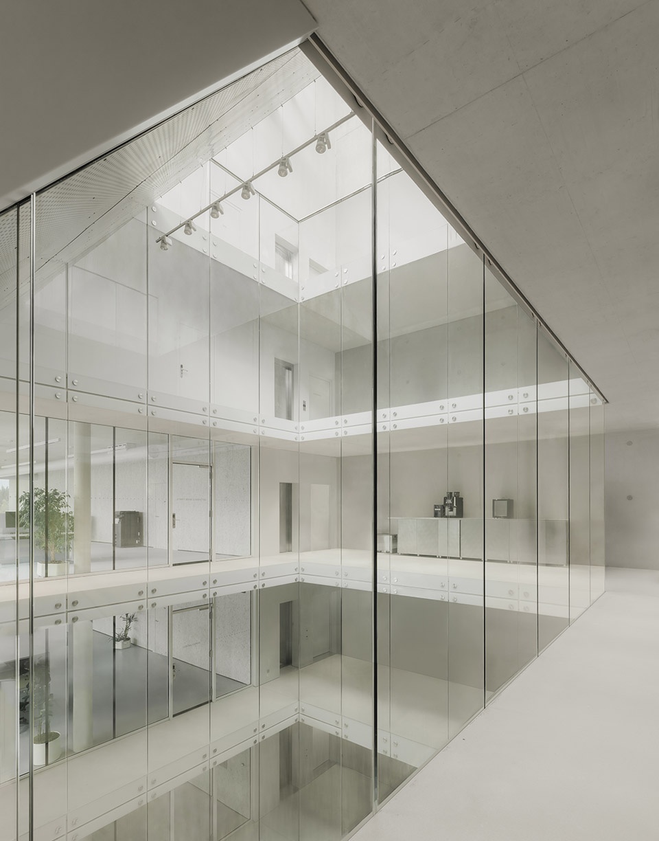 dynafit headquarters by barozzi veiga