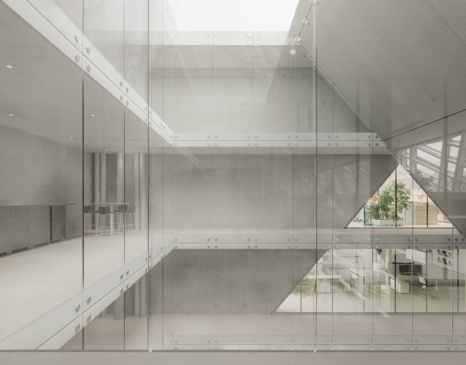 dynafit headquarters by barozzi veiga