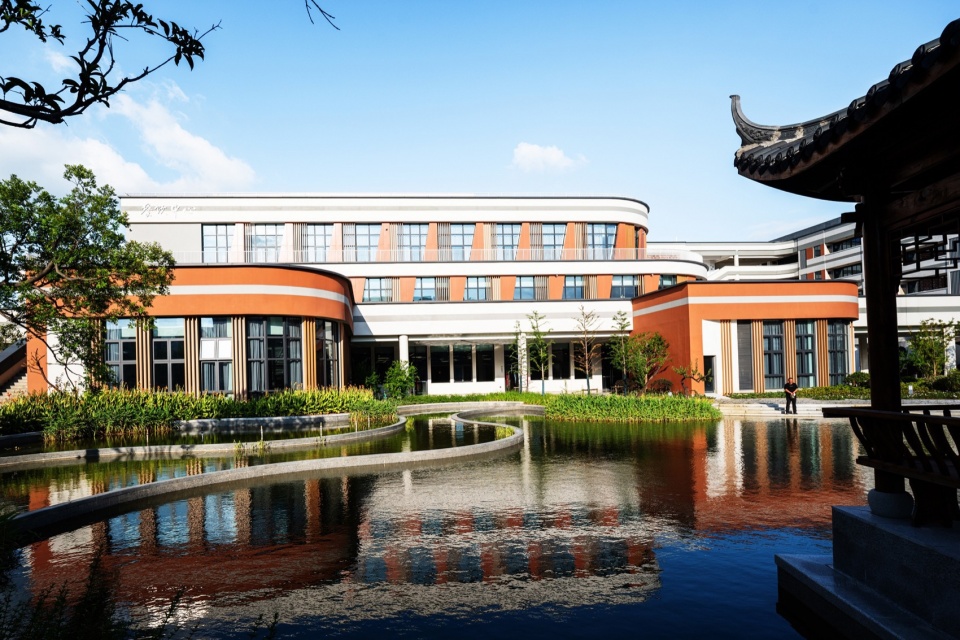 Wanshan Lake Campus of Tianyi Middle School by TJAD