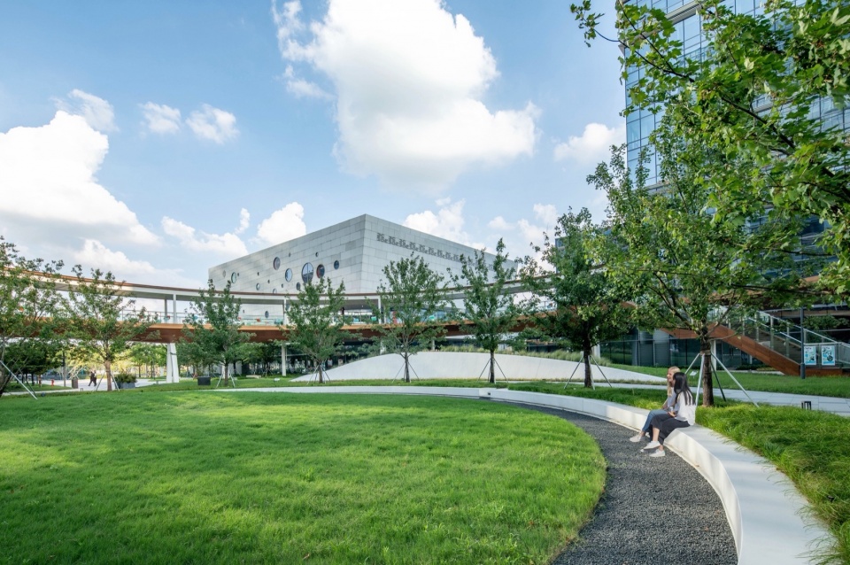 Landscape Design of Phase 1 of New Land on the South Bank of Suzhou Industrial Park by Qidi Design Group Beijing Branch Sanpeng Studio