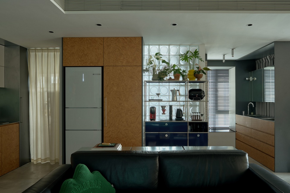 interior renovation of an apartment by fuyudi studio