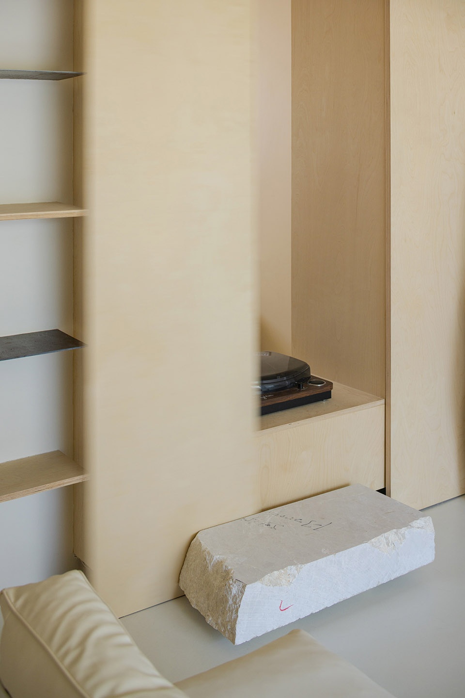 the door residence by simplelinestudio