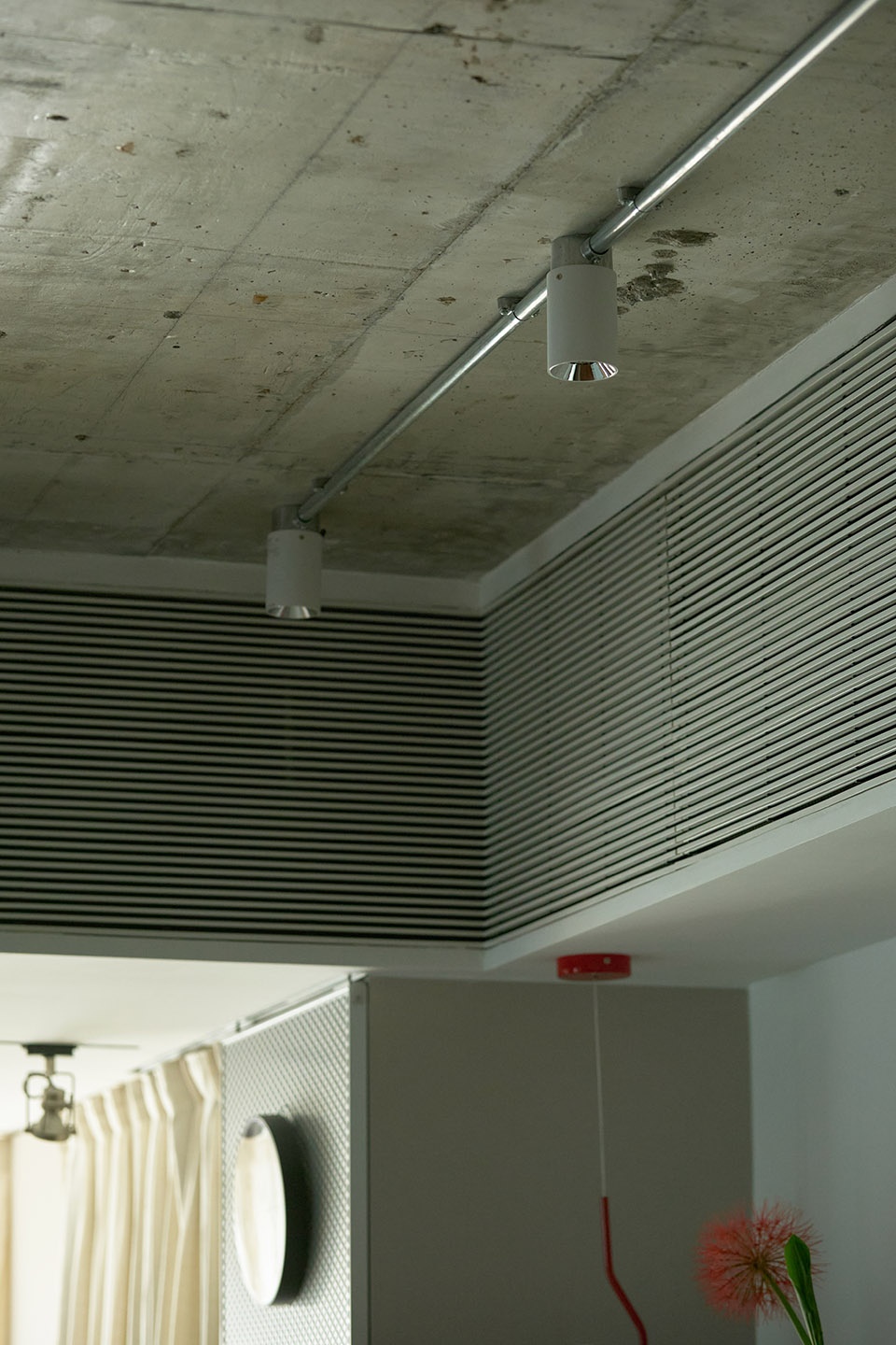 interior renovation of an apartment by fuyudi studio