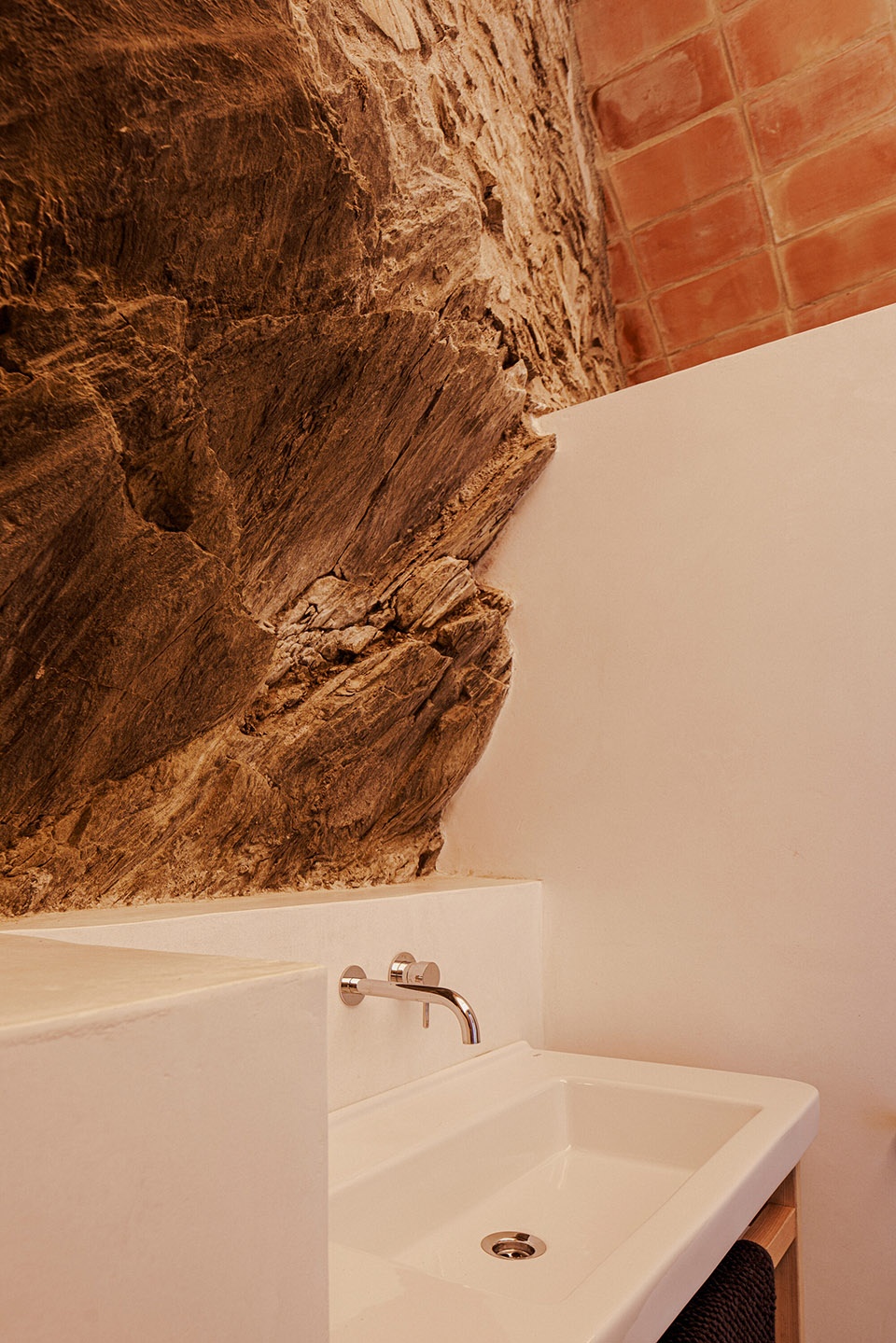 fishermans house in cadaques by bea portabella jordi pages