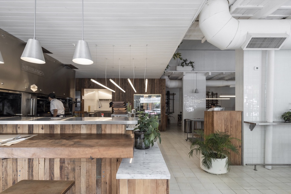 hermanos restaurant by ohio estudio