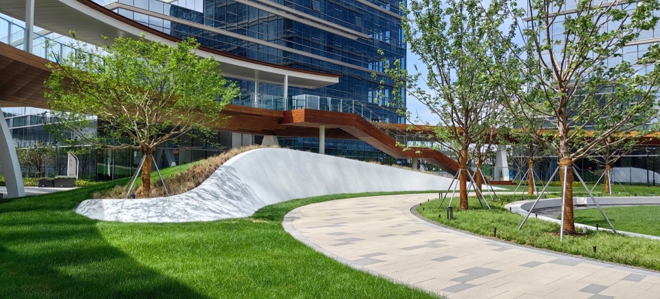 Landscape Design of Phase 1 of New Land on the South Bank of Suzhou Industrial Park by Qidi Design Group Beijing Branch Sanpeng Studio