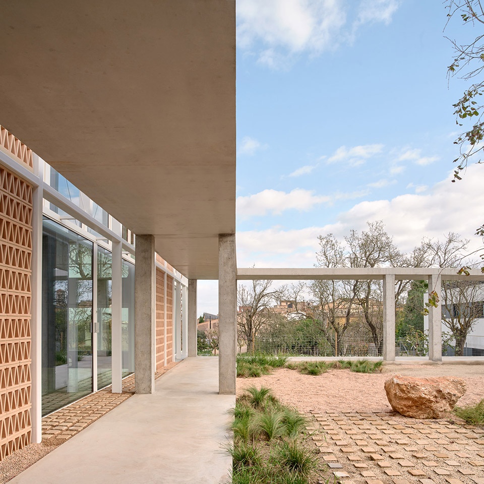 casa tres patis by twobo arquitectura