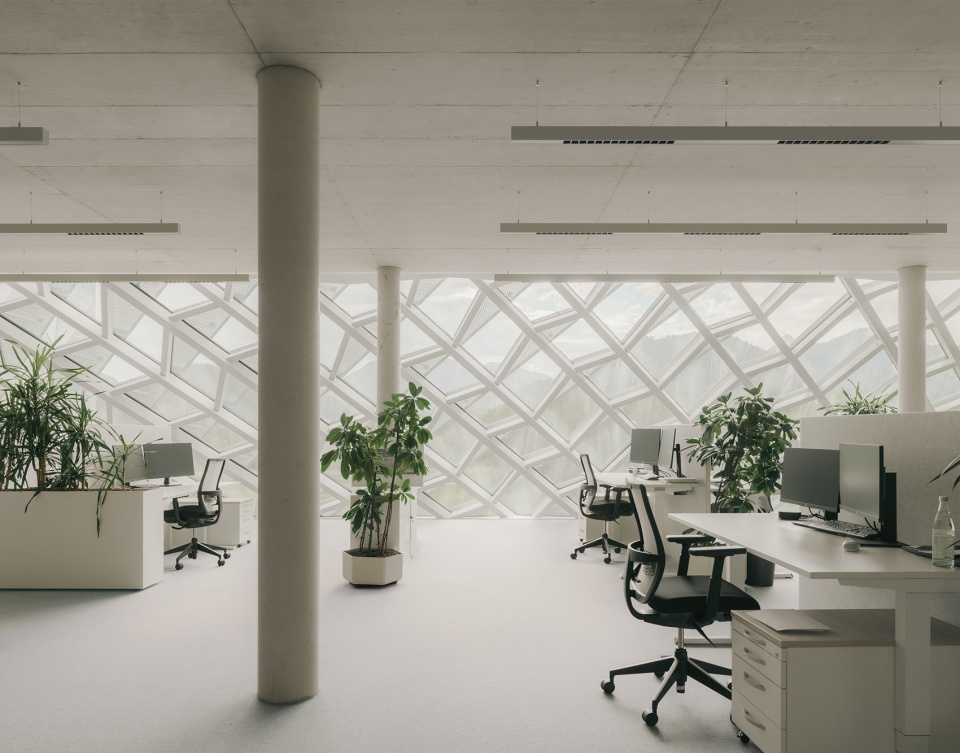 dynafit headquarters by barozzi veiga