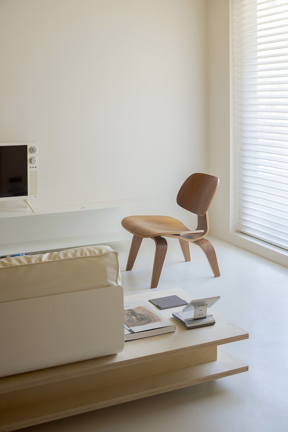 the door residence by simplelinestudio