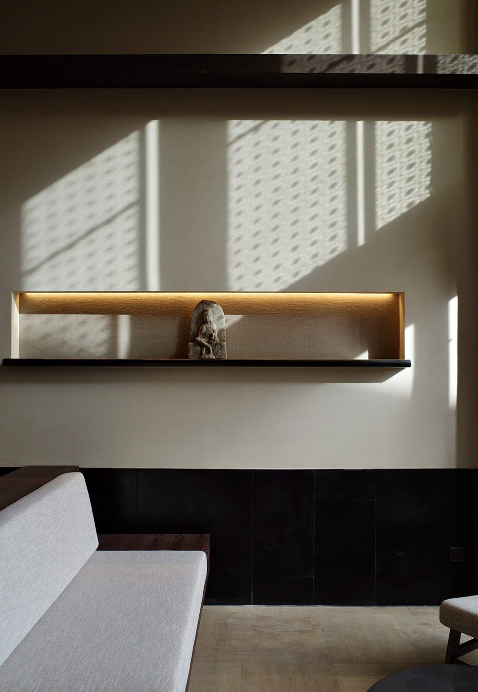 zephyrus art resort hotel by gwp architects