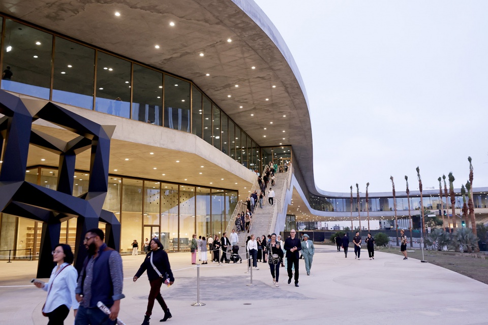 lacmas new david geffen galleries by atelier peter zumthor partners skidmore owings merrill