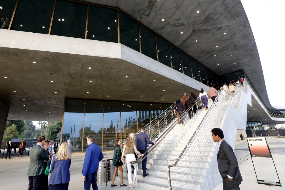 lacmas new david geffen galleries by atelier peter zumthor partners skidmore owings merrill