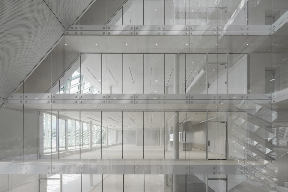 dynafit headquarters by barozzi veiga