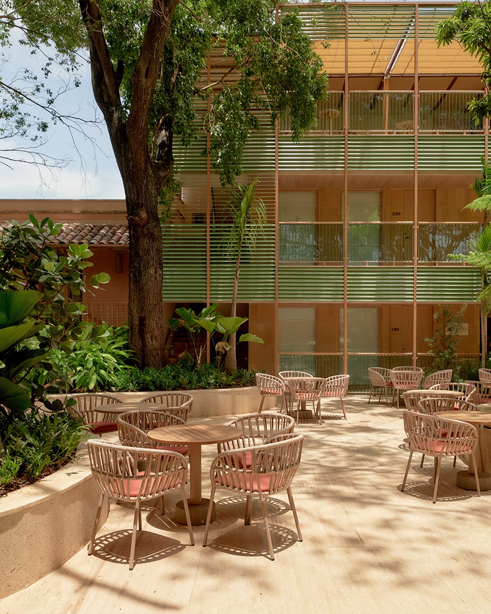 kimpton las mercedes hotel by moneo brock architects