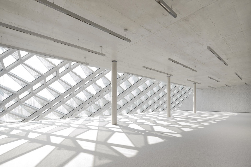 dynafit headquarters by barozzi veiga